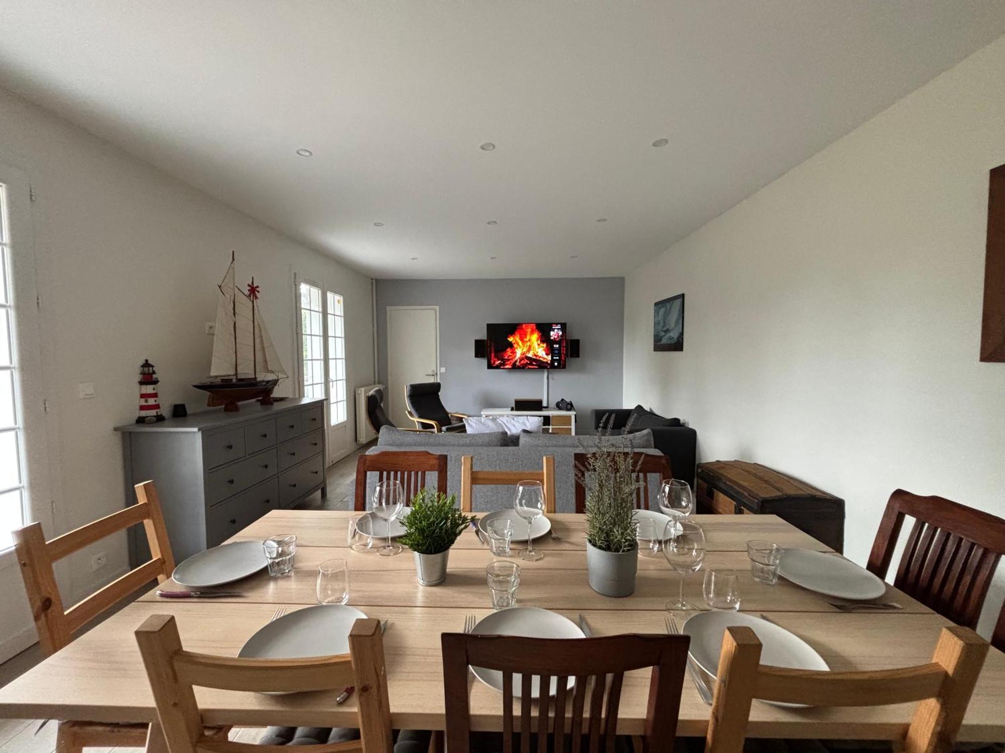 La Fromagerie Maison Lumineuse Et Spacieuse Beau Sejour 5 Ch Grand Jardin Clos 5Mn A Pied Commerces 10 Mn Plage Omaha Beach Proche Plages Du Debarquement Trevieres Extérieur photo